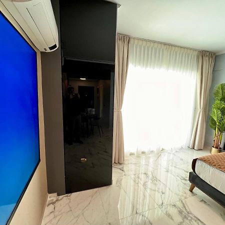 Blue Luxury Studio Mamaia Ngoại thất bức ảnh