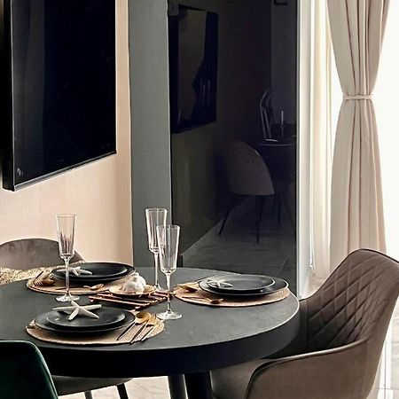 Blue Luxury Studio Mamaia Ngoại thất bức ảnh