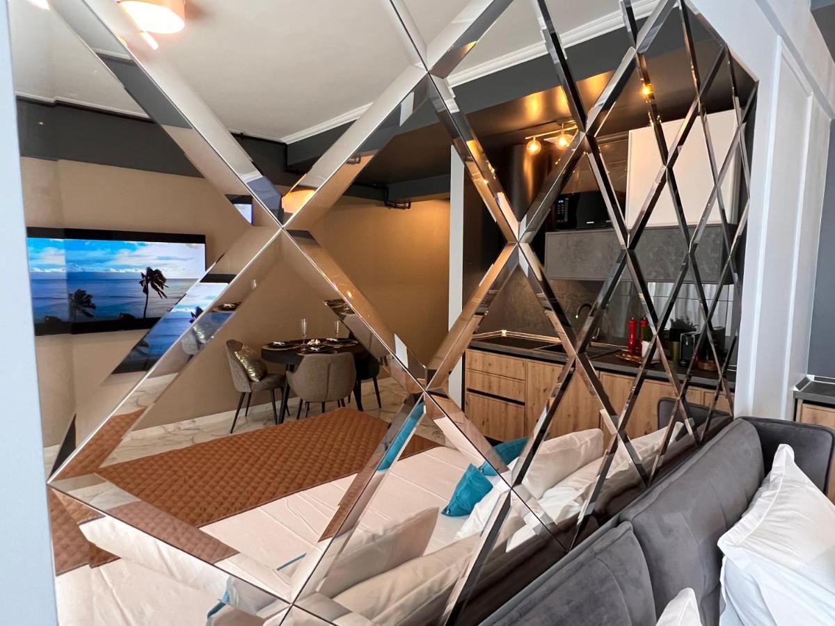Blue Luxury Studio Mamaia Ngoại thất bức ảnh