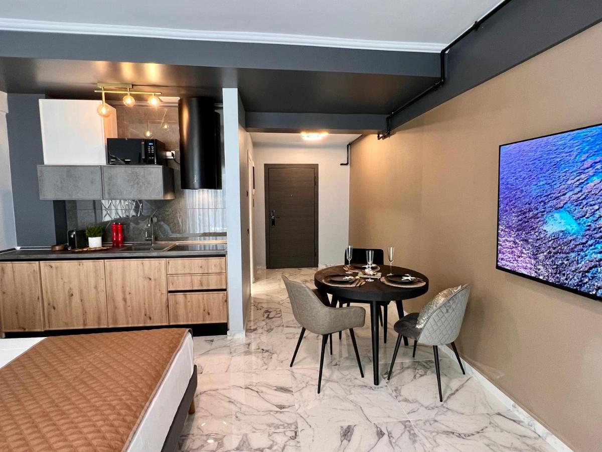 Blue Luxury Studio Mamaia Ngoại thất bức ảnh
