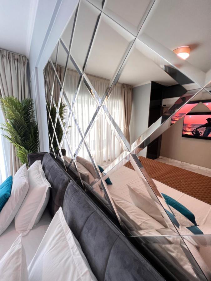 Blue Luxury Studio Mamaia Ngoại thất bức ảnh